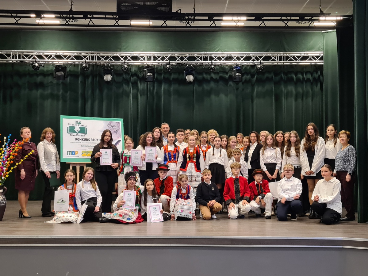 Zdjęcie z konkursu recytatorskiego